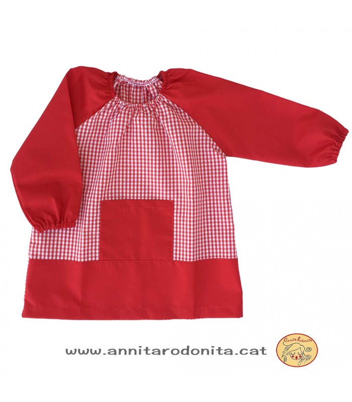 Bata vermella amb goma. Personalitzada amb el nom
