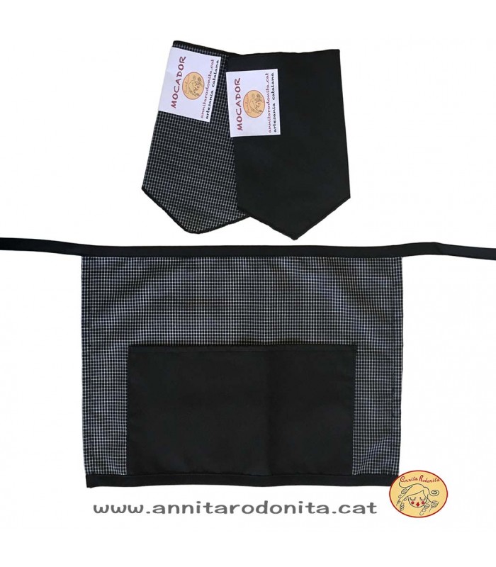 Davantal i mocador castanyer. Estampat negre
