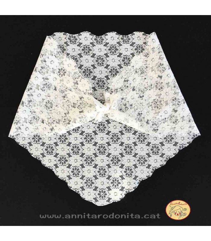 Manteleta de blonda