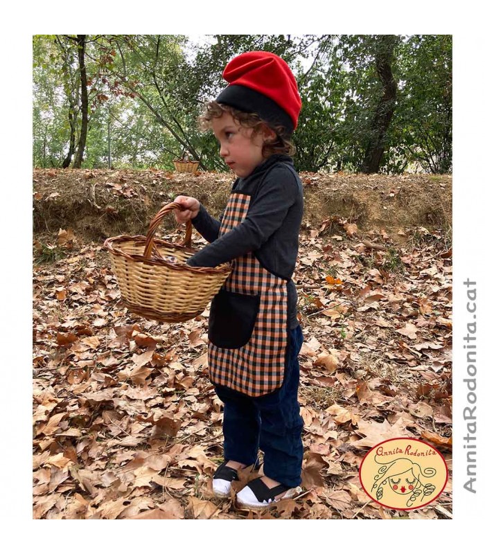 Davantal amb peto i butxaca. Estampat farcells